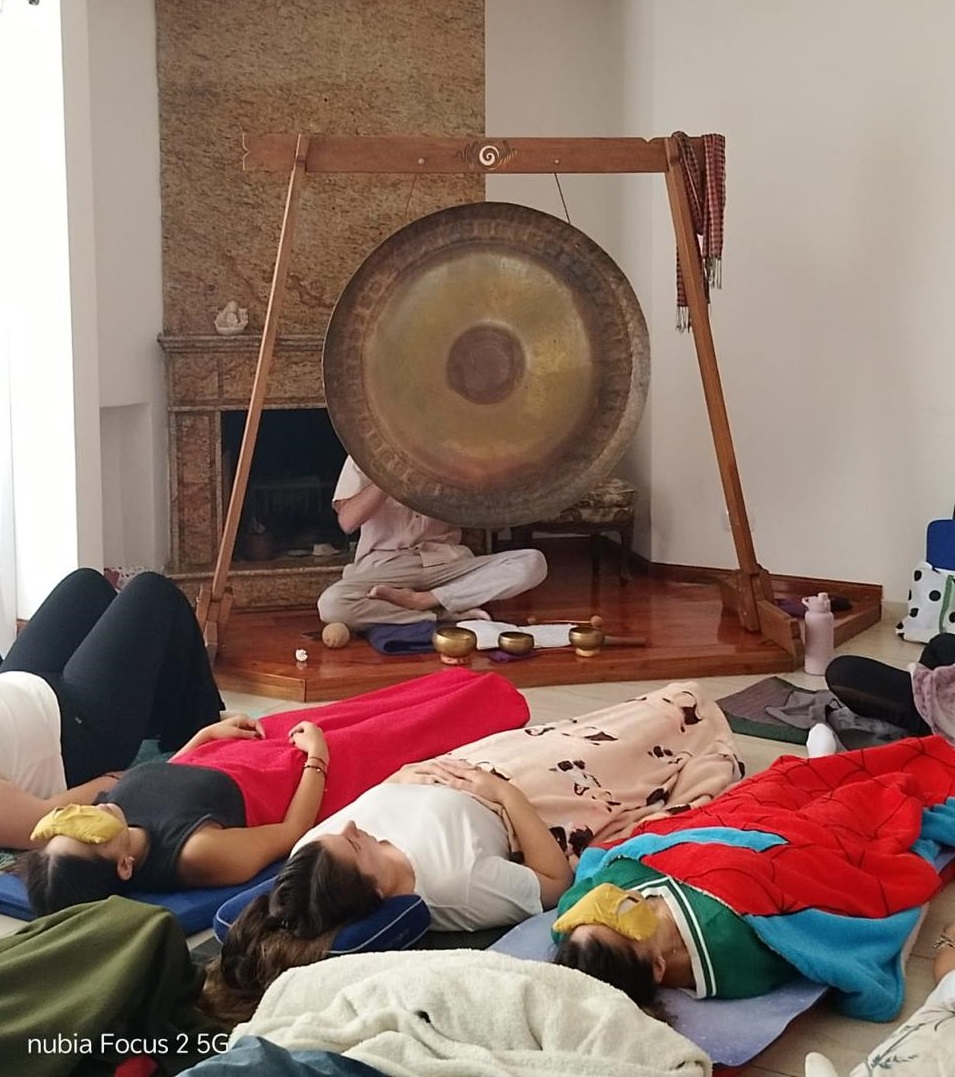 Practica grupal con Gong en Espacio AMRITA
